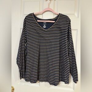 Sonoma Women’s Navy and Tan Striped V-Neck Everyday Tee 2x